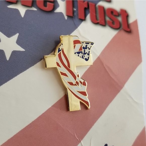 Vintage cross pin patriotic In God We Trust Teen Challenge 2002 gold tone - Picture 2 of 8